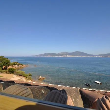Un Balcon Sur La Mer: Beachfront Duplex With Direct Access Apartment Porticcio (Corsica)