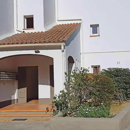 Un Balcon Sur La Mer: Beachfront Duplex With Direct Access