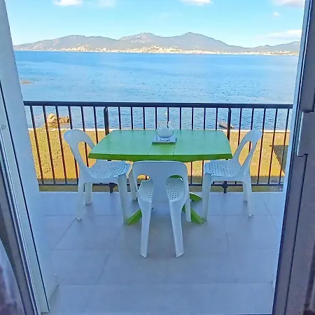 Apartment Un Balcon Sur La Mer: Beachfront Duplex With Direct Access *