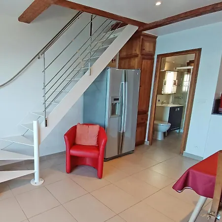 Un Balcon Sur La Mer: Beachfront Duplex With Direct Access Porticcio (Corsica)