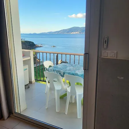 Un Balcon Sur La Mer: Beachfront Duplex With Direct Access * Porticcio (Corsica)