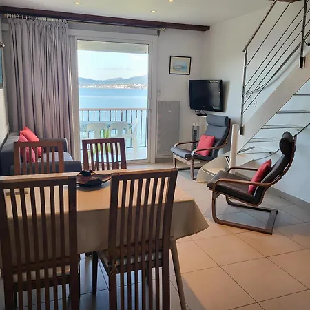 Apartment Un Balcon Sur La Mer: Beachfront Duplex With Direct Access