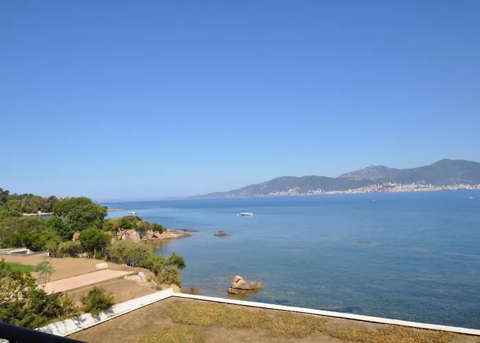 Lägenhet Un Balcon Sur La - Duplex 60 M2 - A L'etage - Pieds Dans L'eau - Acces Sans Route A Traverser Porticcio (Corsica)