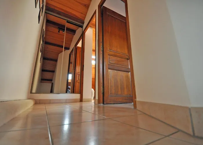 Un Balcon Sur La - Duplex 60 M2 - A L'etage - Pieds Dans L'eau - Acces Sans Route A Traverser Porticcio (Corsica)