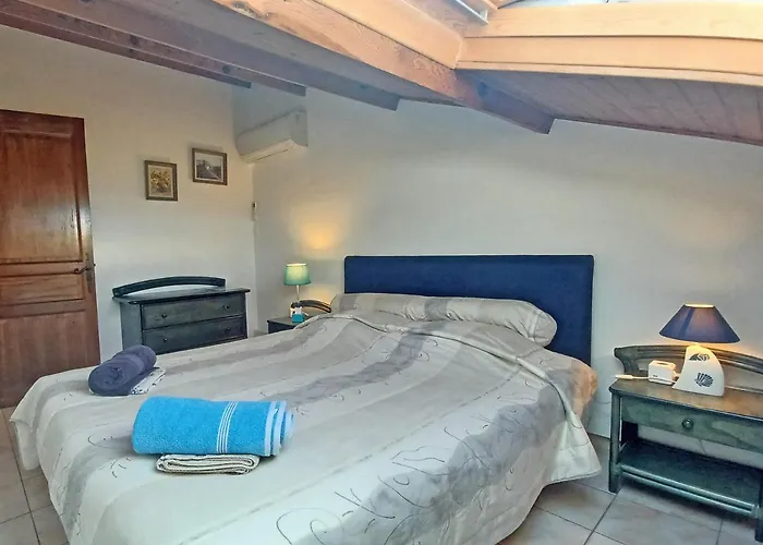 Un Balcon Sur La - Duplex 60 M2 - A L'etage - Pieds Dans L'eau - Acces Sans Route A Traverser * Porticcio (Corsica)