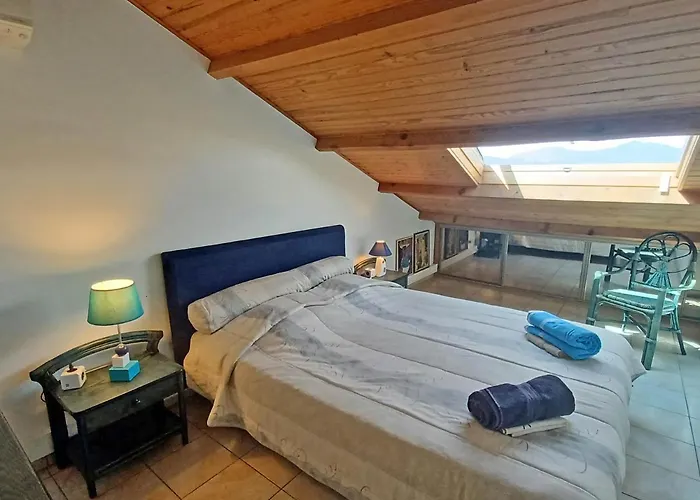 Lägenhet Un Balcon Sur La - Duplex 60 M2 - A L'etage - Pieds Dans L'eau - Acces Sans Route A Traverser Porticcio (Corsica)